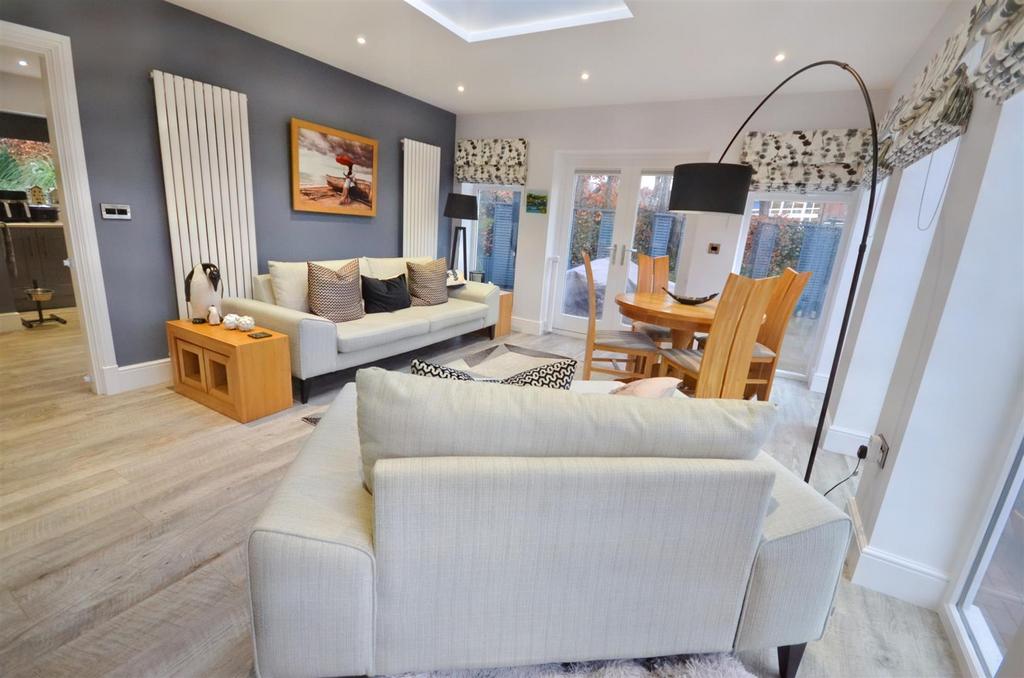 Open Plan Kitchen &amp; Family Room