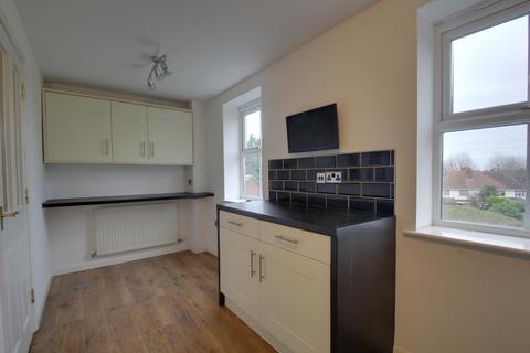 4 bedroom terraced house to rent, Attingham Drive, Dudley