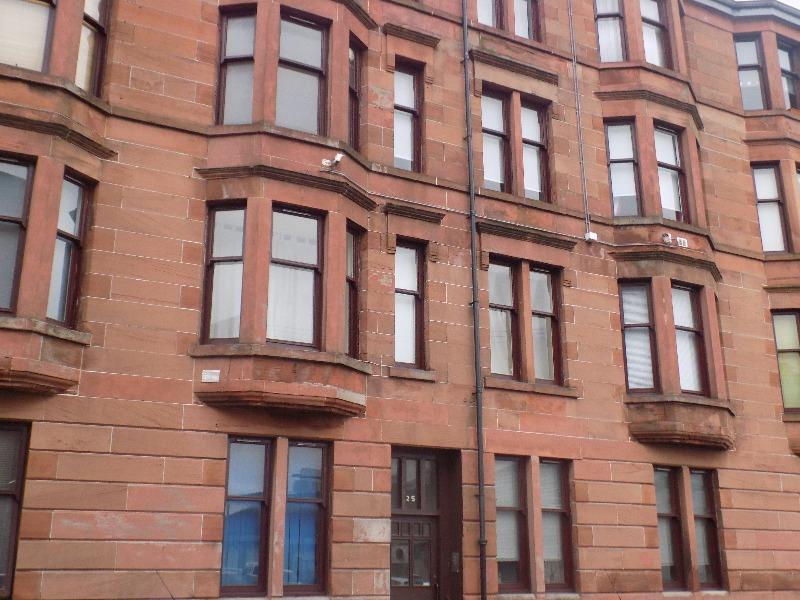 Burghead Place, Linthouse, Glasgow, G51 1 bed flat £675 pcm (£156 pw)