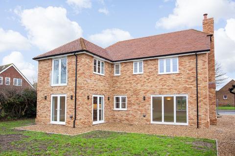 4 bedroom detached house for sale, The Street, Preston, CT3