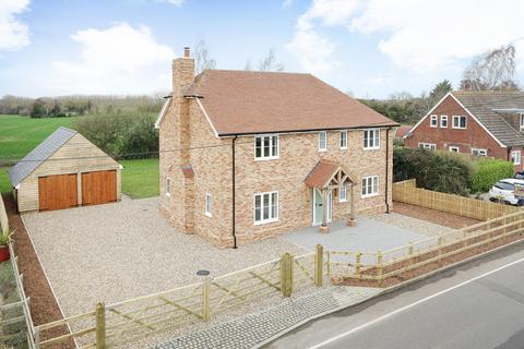 4 bedroom detached house for sale, The Street, Preston, CT3