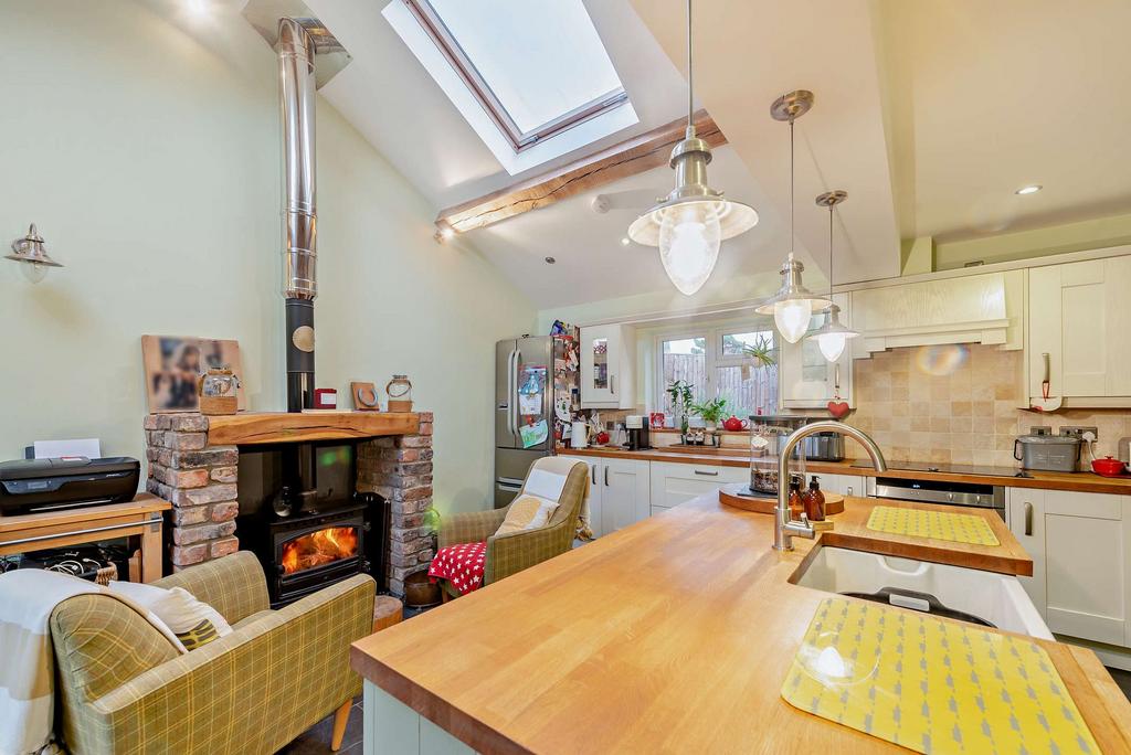 Cresselly, Kilgetty SA68 4 bed detached bungalow for sale £500,000