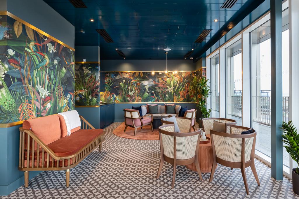 Edinburgh Lounge 16.jpg