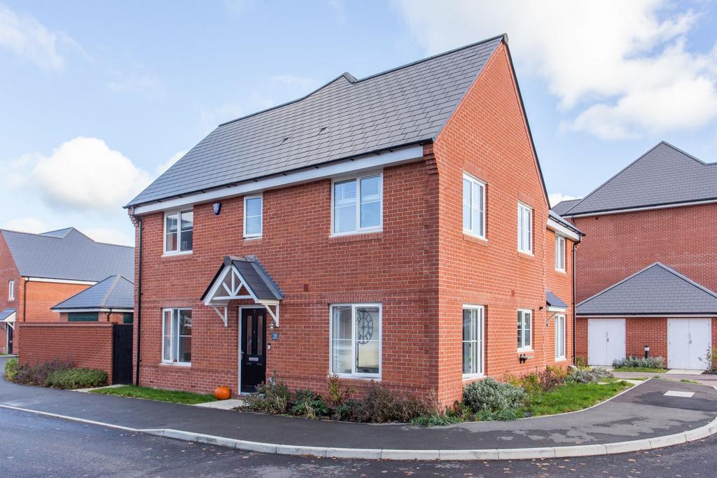 Connors Way, Canterbury, CT1 3 bed semidetached house for sale £375,000