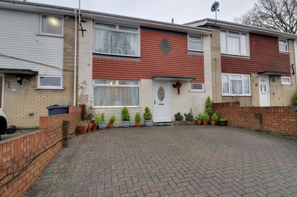 IRELAND WAY, WATERLOOVILLE 4 bed terraced house for sale £325,000