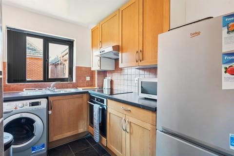 2 bedroom flat to rent, Woodman Court, Cross Street, Oxford, OX4
