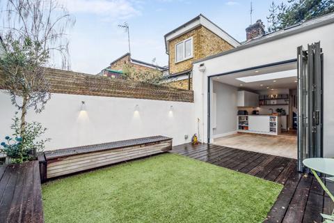 68 Railway Side, London, SW13 0PQ