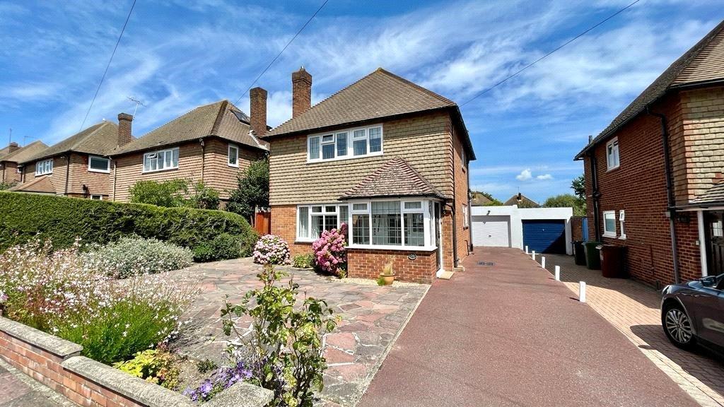 Willingdon Park Drive, Eastbourne, East Sussex, BN22 3 bed detached