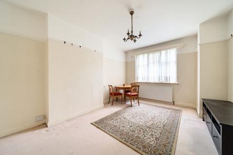 4 Park Drive, London, W3 8NA