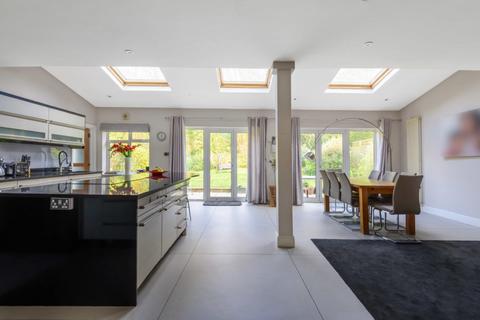 14 Birkdale Road, London, W5 1JZ