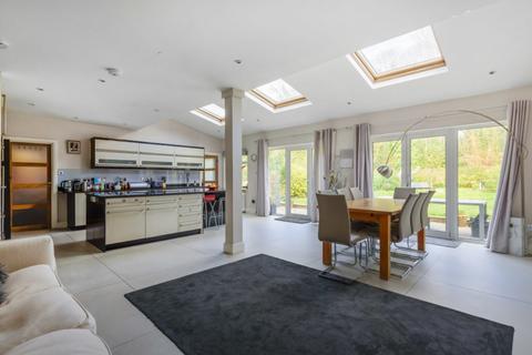 14 Birkdale Road, London, W5 1JZ