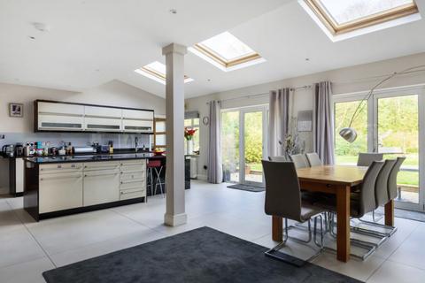 14 Birkdale Road, London, W5 1JZ