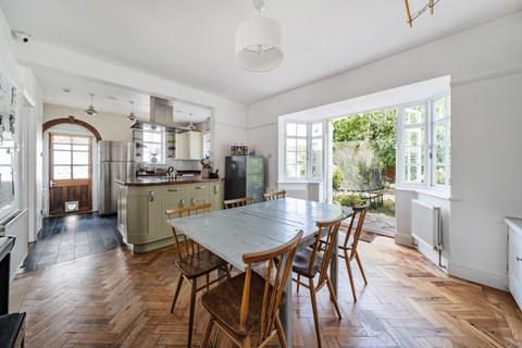 12 Brentham Way, London, W5 1BJ