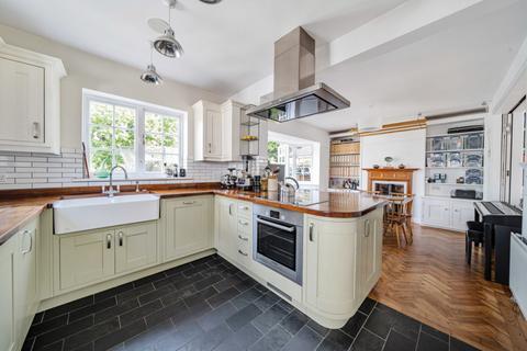 12 Brentham Way, London, W5 1BJ