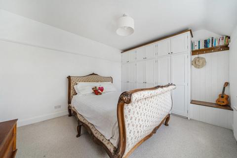 12 Brentham Way, London, W5 1BJ