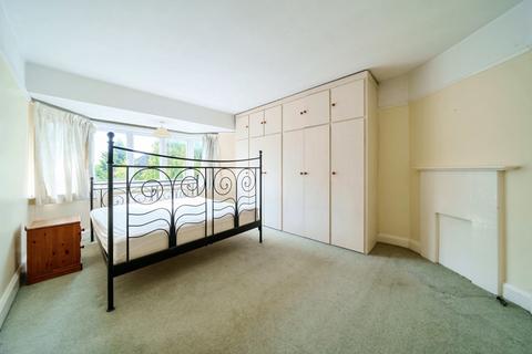 3 Vale Lane, London, W3 0DY