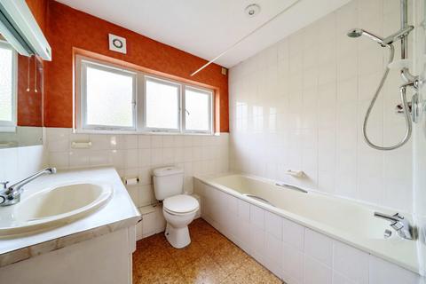 3 Vale Lane, London, W3 0DY