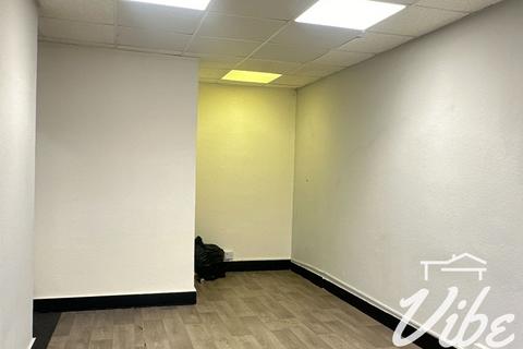 Office to rent - London EN3