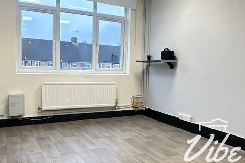 Office to rent - London EN3