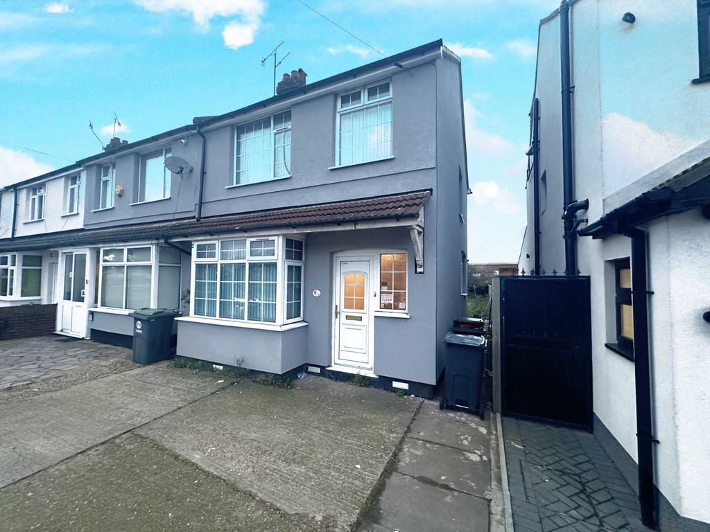 Selbourne Road, Luton LU4 3 bed end of terrace house for sale - £300,000