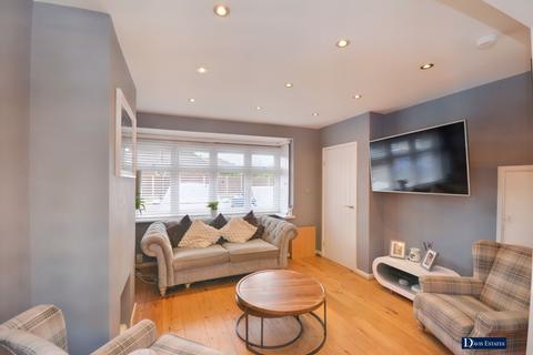 24 Firham Park Avenue, Romford, RM3 0SJ