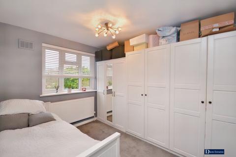 24 Firham Park Avenue, Romford, RM3 0SJ
