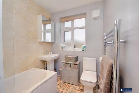 24 Firham Park Avenue, Romford, RM3 0SJ