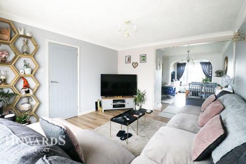 3 bedroom semi-detached house for sale, Hillcrest Drive, Lowestoft