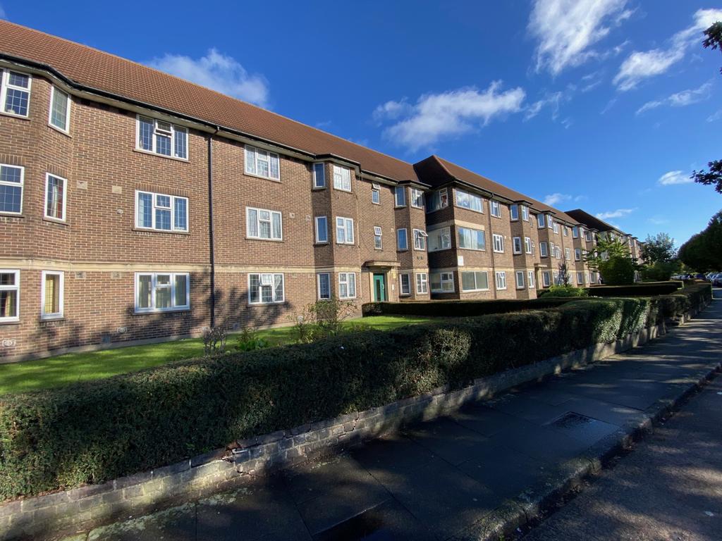 Parklands Court, Great West Road, Hounslow, TW5 9