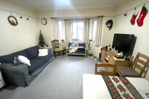 2 bedroom flat for sale, Great West Road, TW5