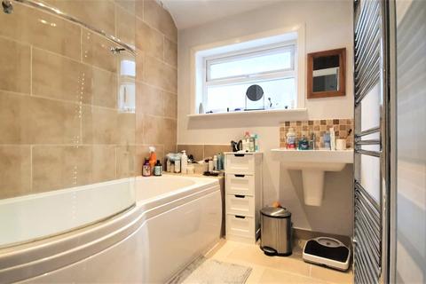 2 bedroom maisonette to rent, Bonnersfield Lane, Harrow, HA1