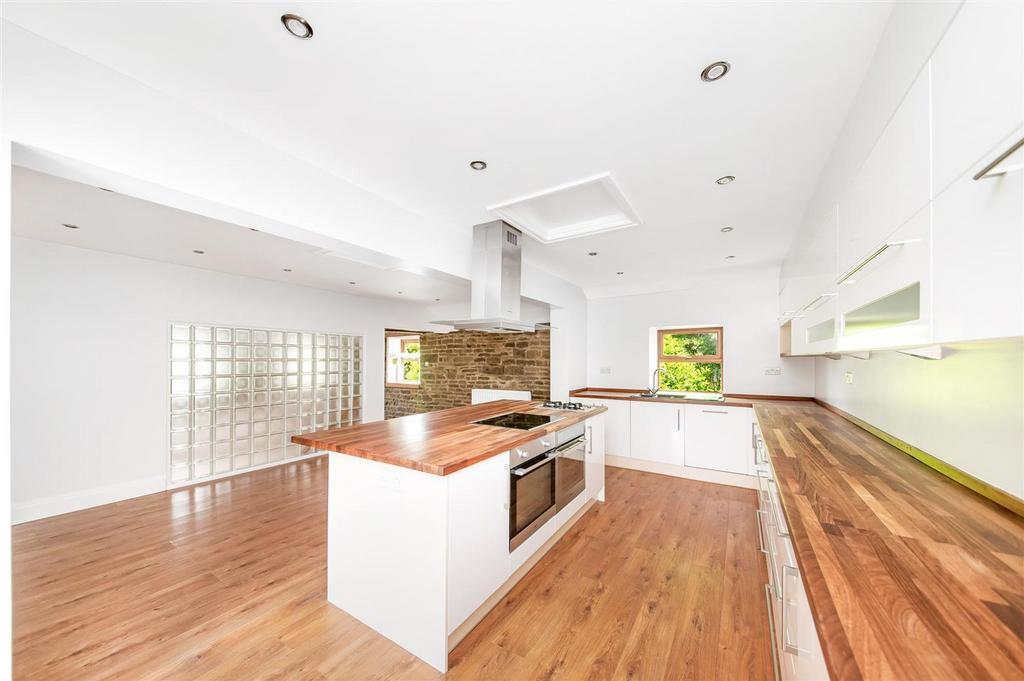 Dining kitchen