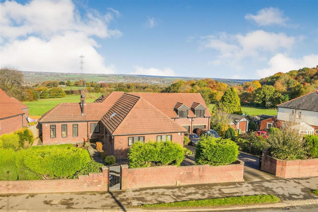 Fixby Road, Fixby, HD2 5 bed detached house for sale £850,000