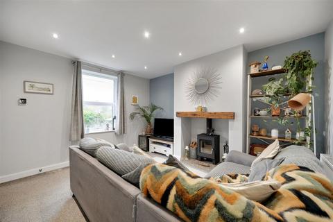3 bedroom terraced house for sale - Burn Road, Huddersfield, HD2
