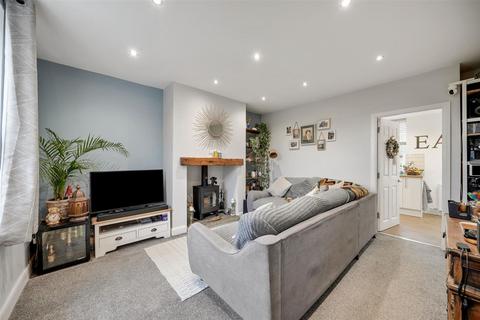 105 Burn Road, Huddersfield, HD2 2EG