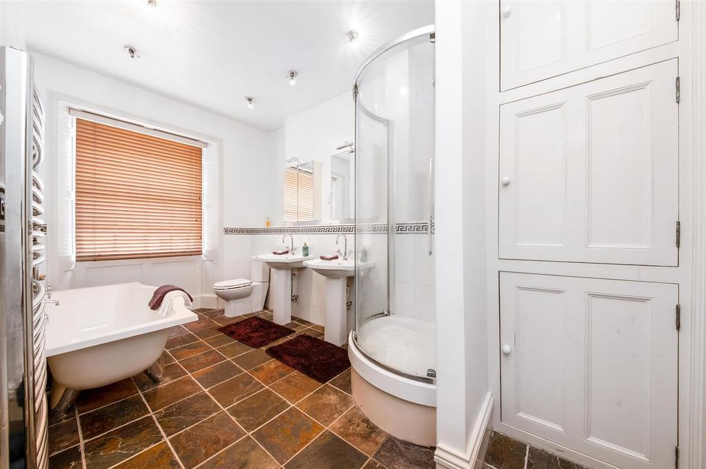 Bedroom one en suite