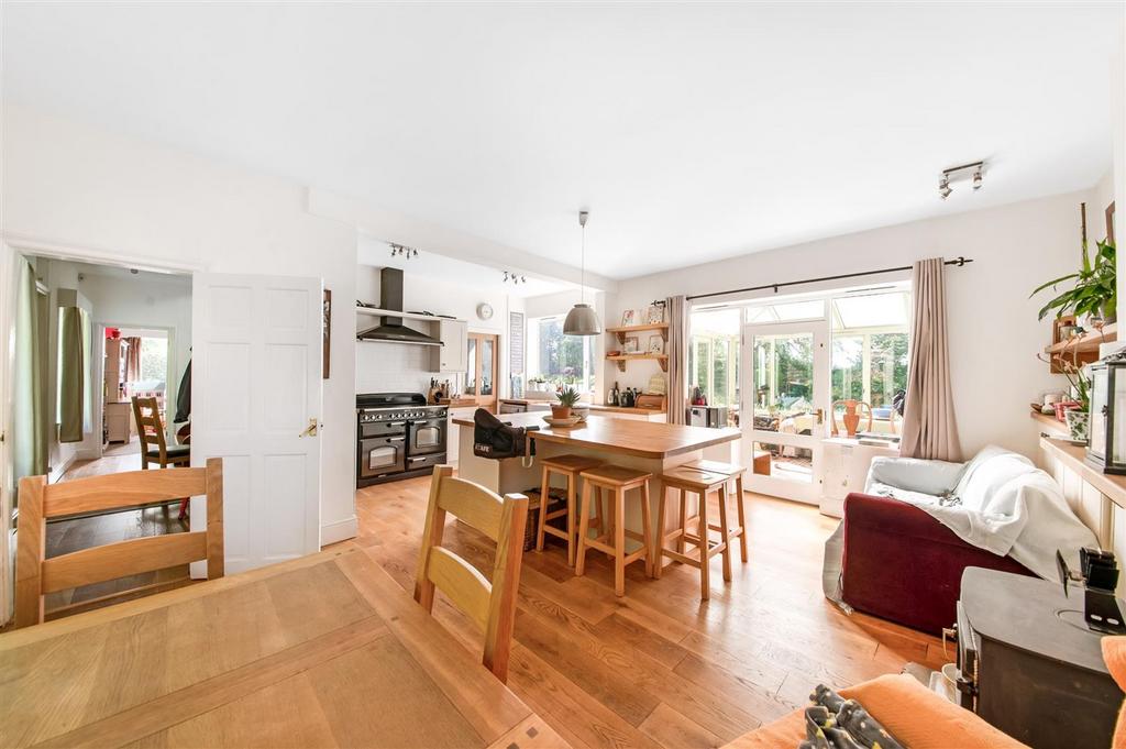 Living/dining kitchen