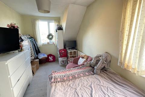 3 bedroom semi-detached house for sale, Shrewsbury Close, Penistone