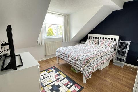 3 bedroom terraced house for sale, Springvale Grove, Penistone, S36