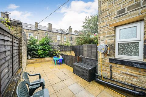 3 bedroom terraced house for sale, Syringa Street, Huddersfield, HD1