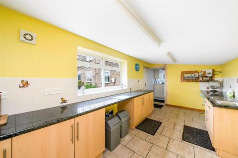 4 bedroom detached house for sale, Huddersfield Road, Haigh