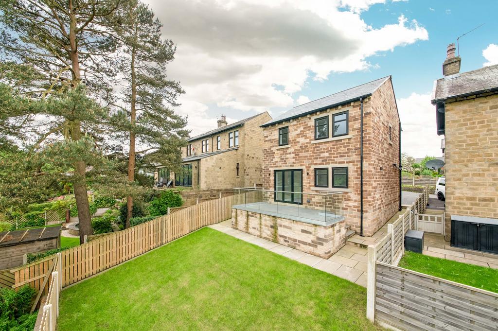 Grasmere Road, Meltham, HD9 3 bed detached house for sale £310,000