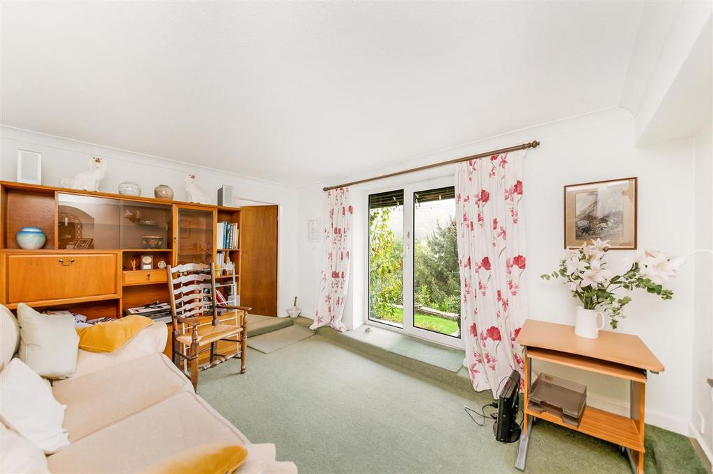Bedroom three / garden room