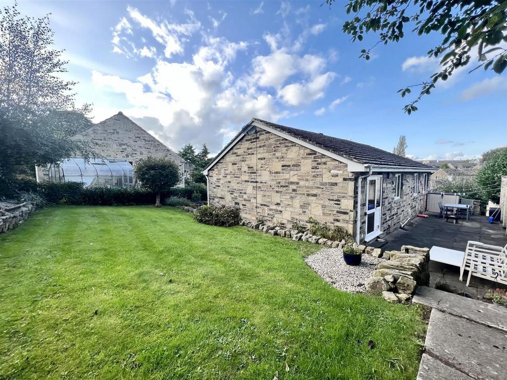 Elm Street, Skelmanthorpe, HD8 3 bed detached bungalow for sale £350,000