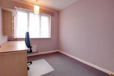 8 Abbots Way, Fareham, PO15 5BX