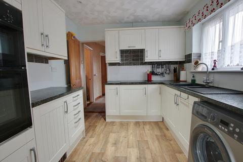 8 Abbots Way, Fareham, PO15 5BX