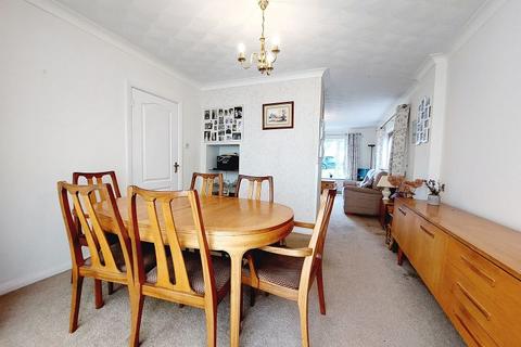 24 Harecroft, Fetcham, Leatherhead, KT22 9NS
