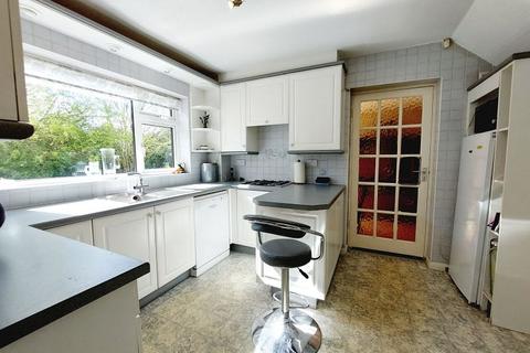 24 Harecroft, Fetcham, Leatherhead, KT22 9NS