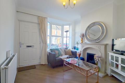 2 bedroom terraced house to rent, Victoria Street, Dunstable, LU6