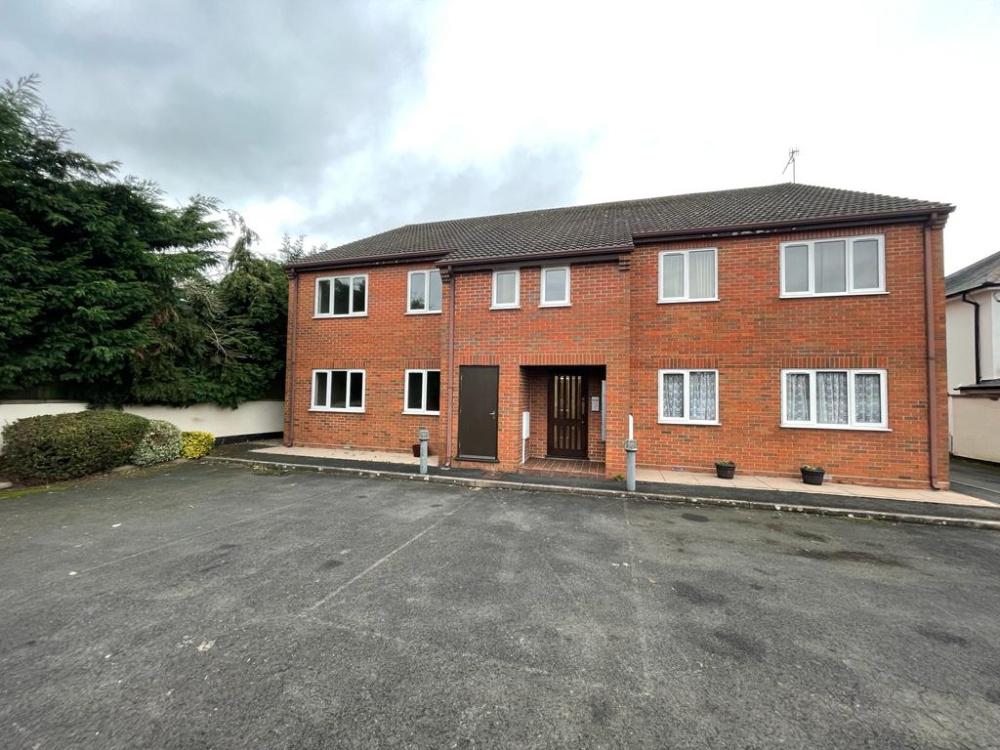St Peters Court Droitwich WR9 7BJ 1 bed flat £595 pcm (£137 pw)